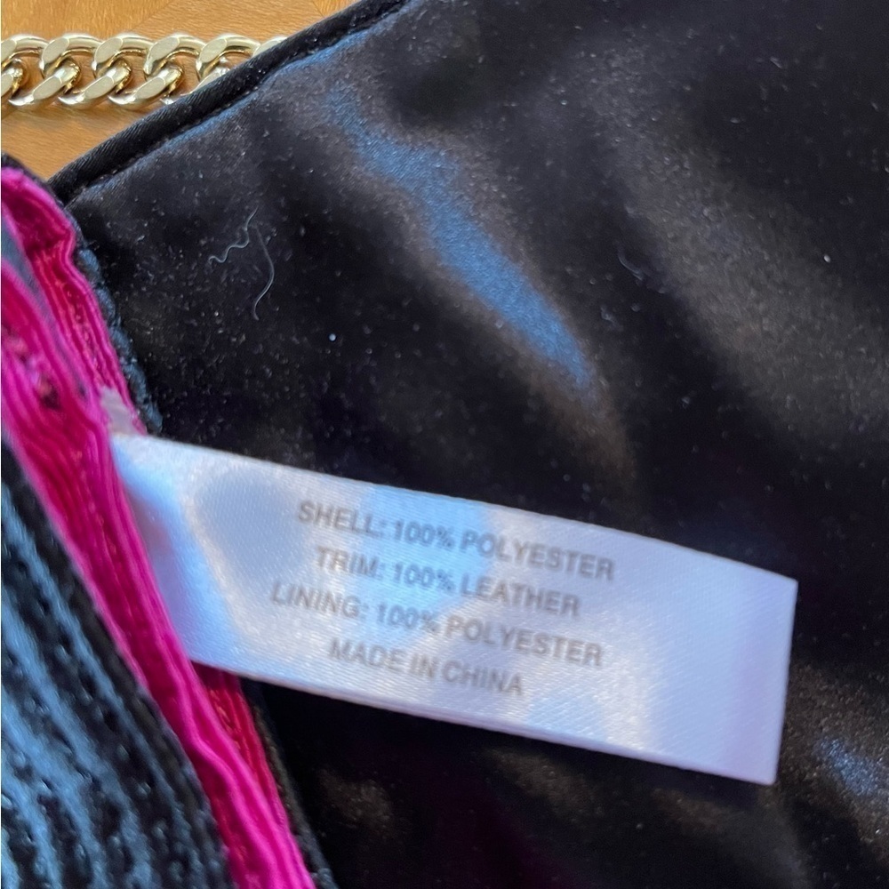 Talbots Black Purse w/Pink Interior-Width 5.75”-Depth 4.5”- Chain 23 1/2” NEW - Picture 6 of 8